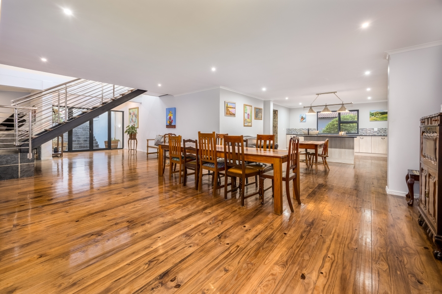 5 Bedroom Property for Sale in Deo Gracia Western Cape